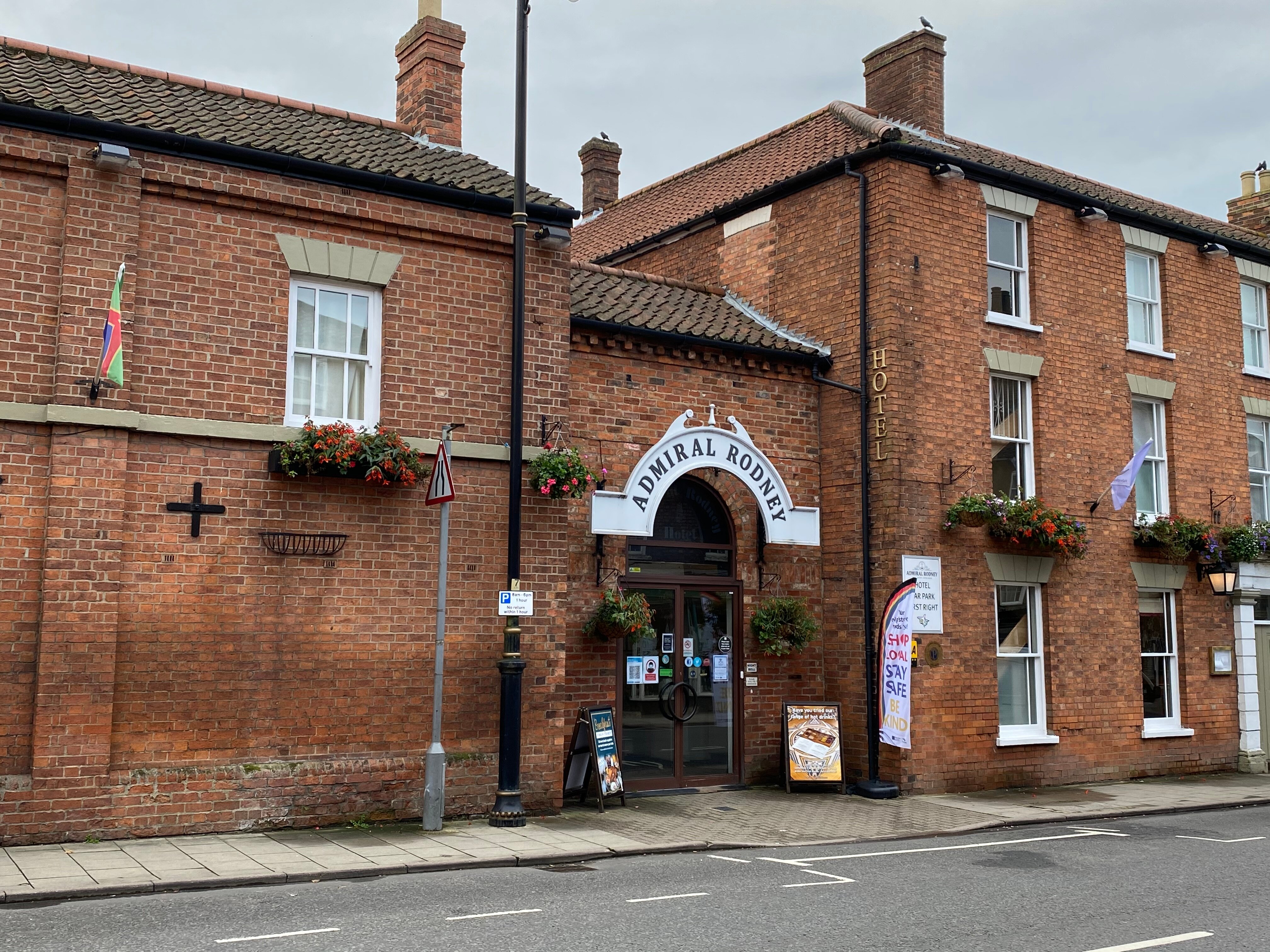 The Admiral Rodney Hotel, Eatery & Coffee House-浴室