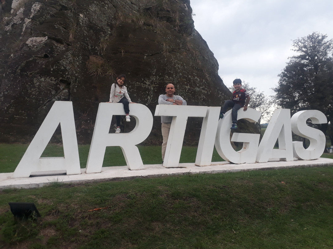 Piedra Pintada-Artigas必去景点