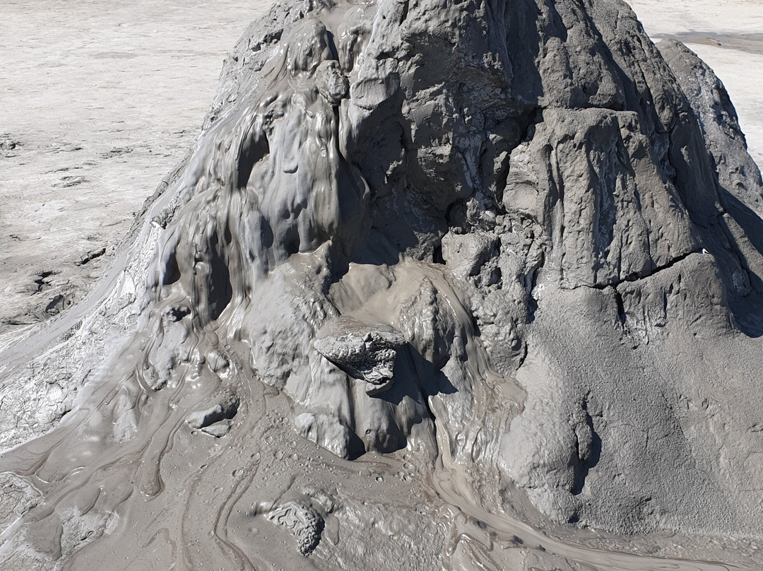Berca Mud Volcanoes景点图片