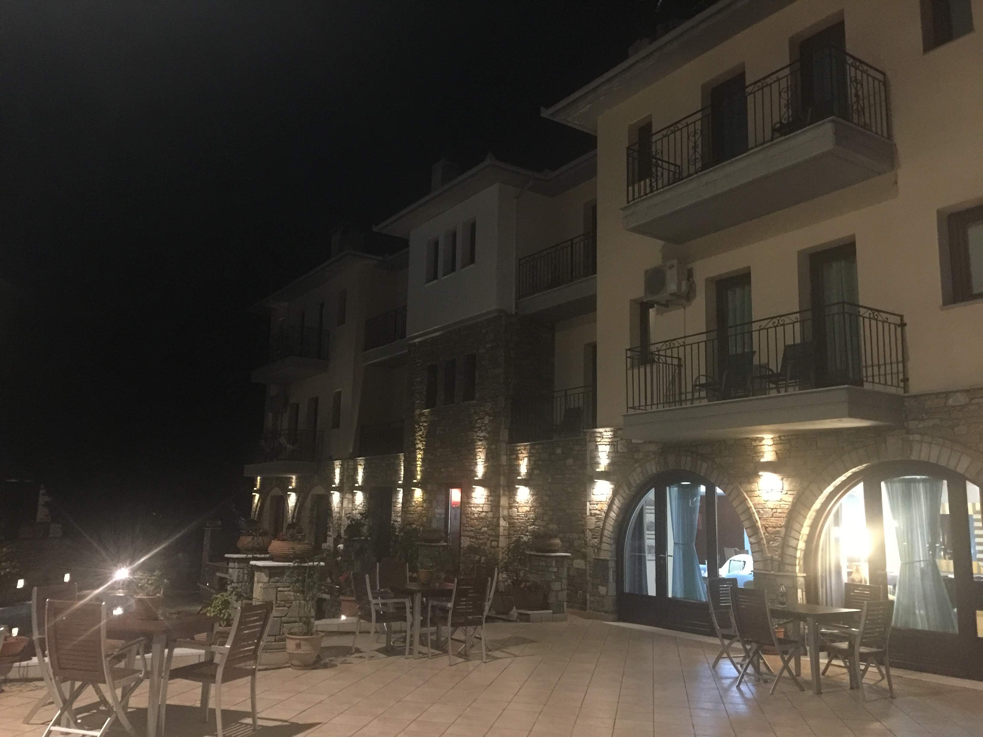Maritsa's Hotel Suites-泳池