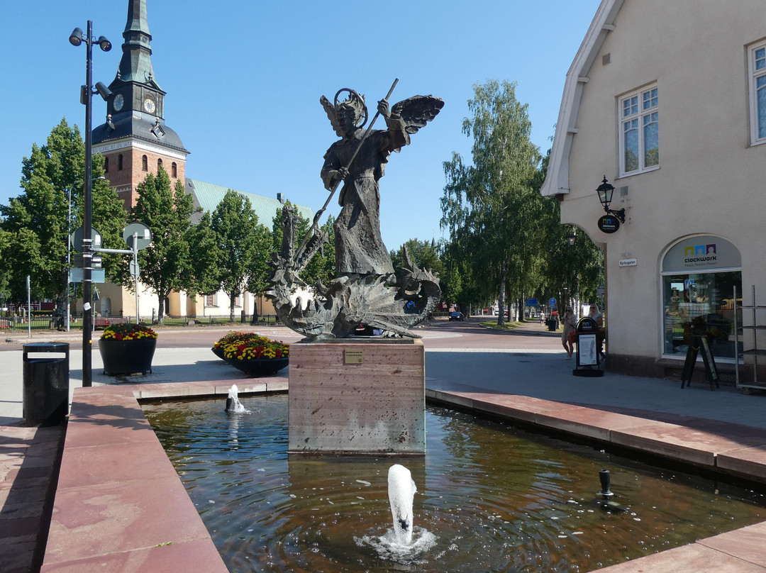 Statyn ''s:t Mikael Och Draken''-Mora必去景点