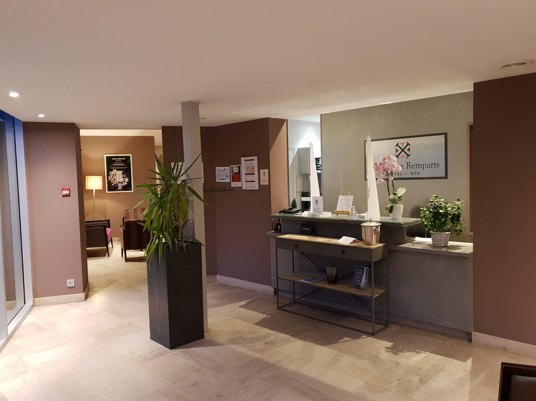 Hôtel Aux Vieux Remparts主图