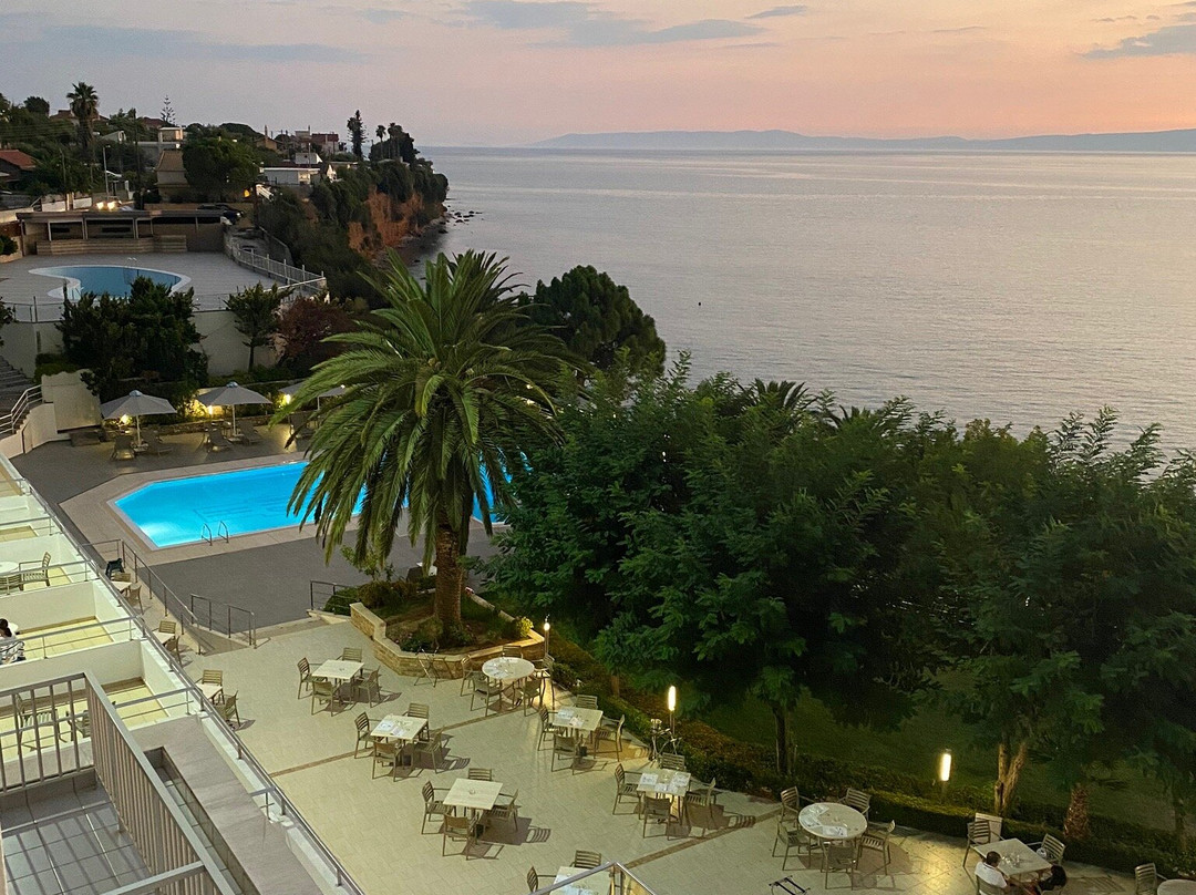 Messinian Bay Hotel主图