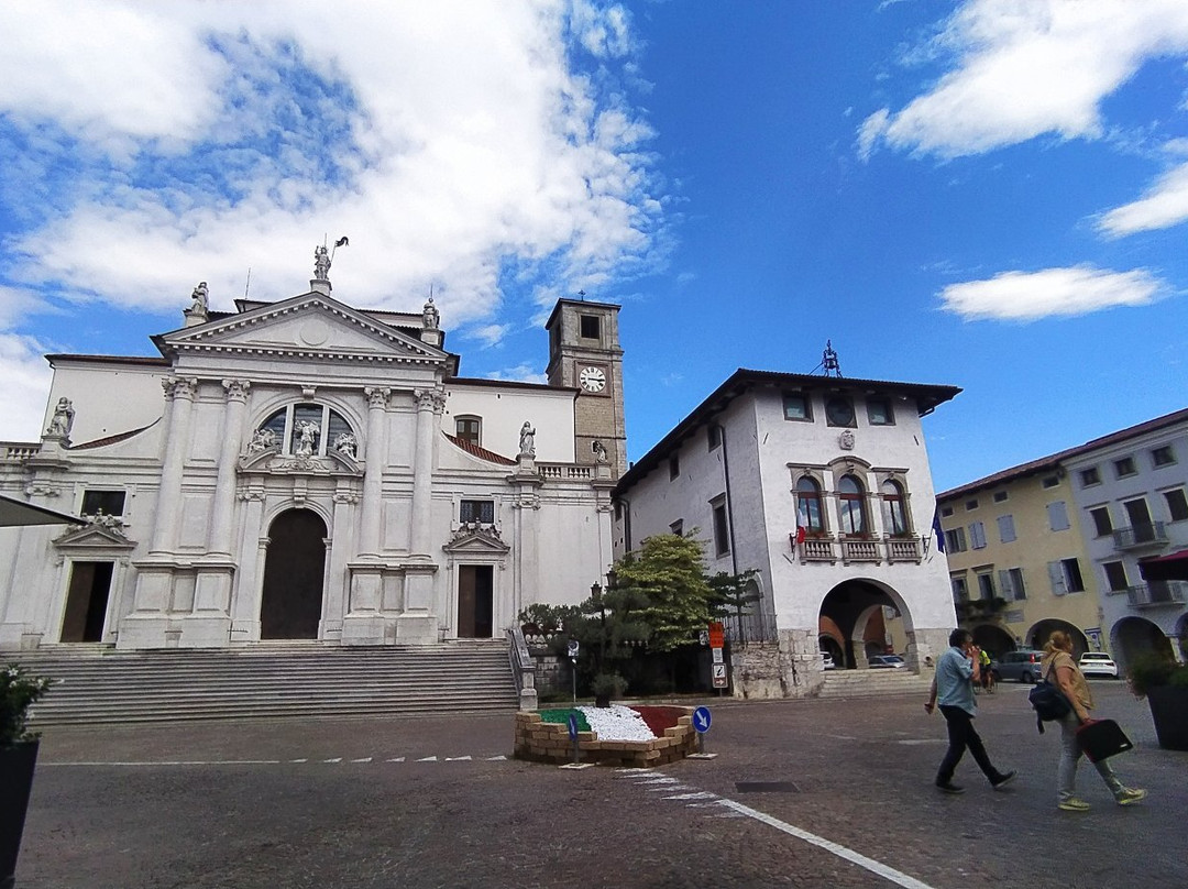 Duomo di San Michele Arcangelo景点图片