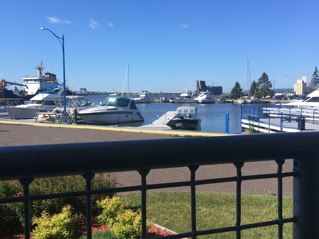 Park Point Marina Inn主图