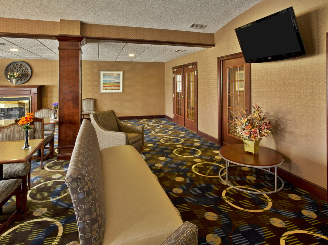 Holiday Inn Express & Suites Woodhaven By IHG主图