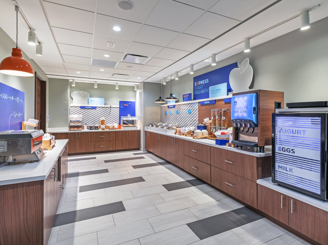 Holiday Inn Express & Suites Parsons By IHG主图