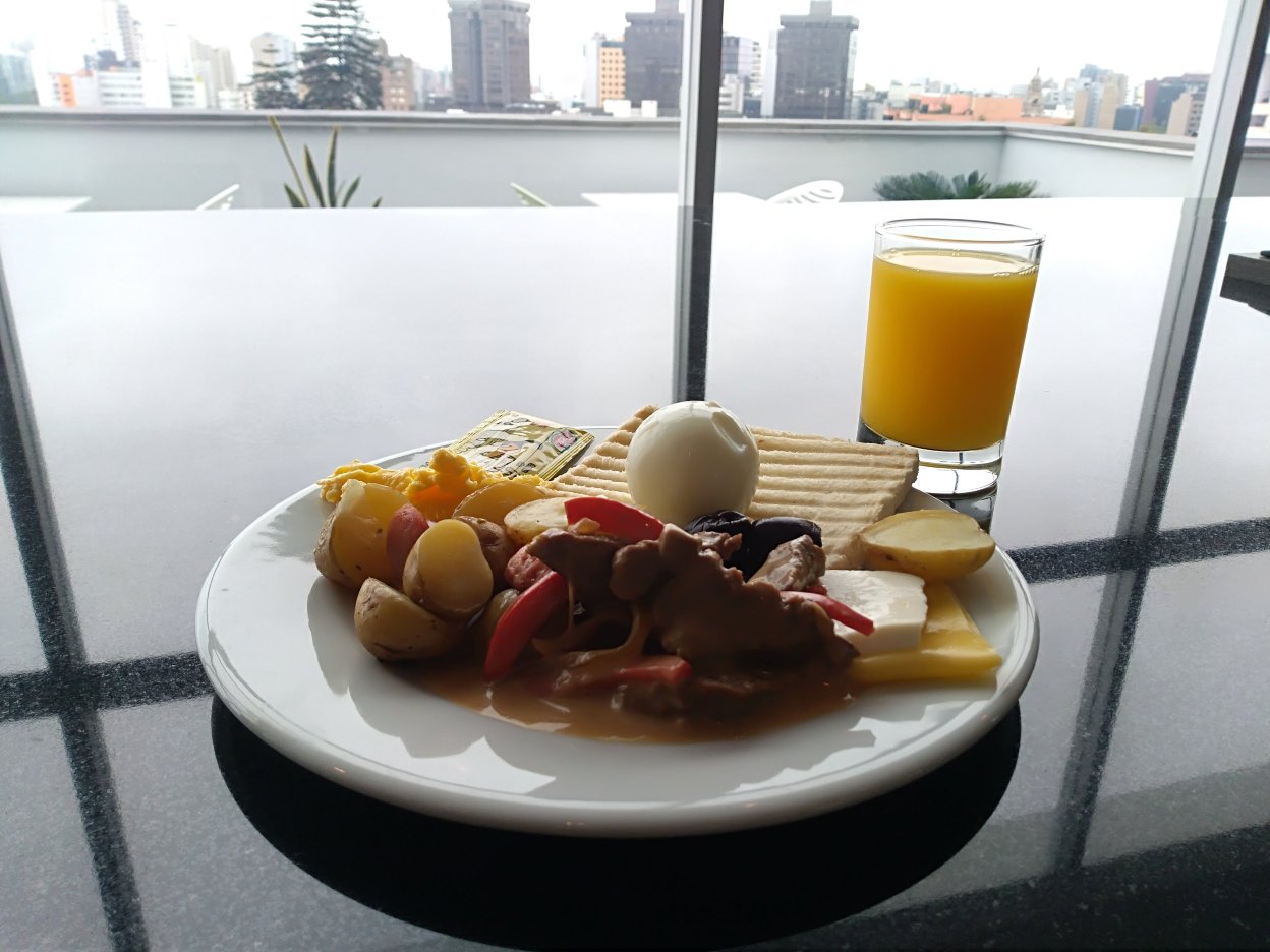 利马圣伊西德罗希尔顿欢朋酒店-餐饮