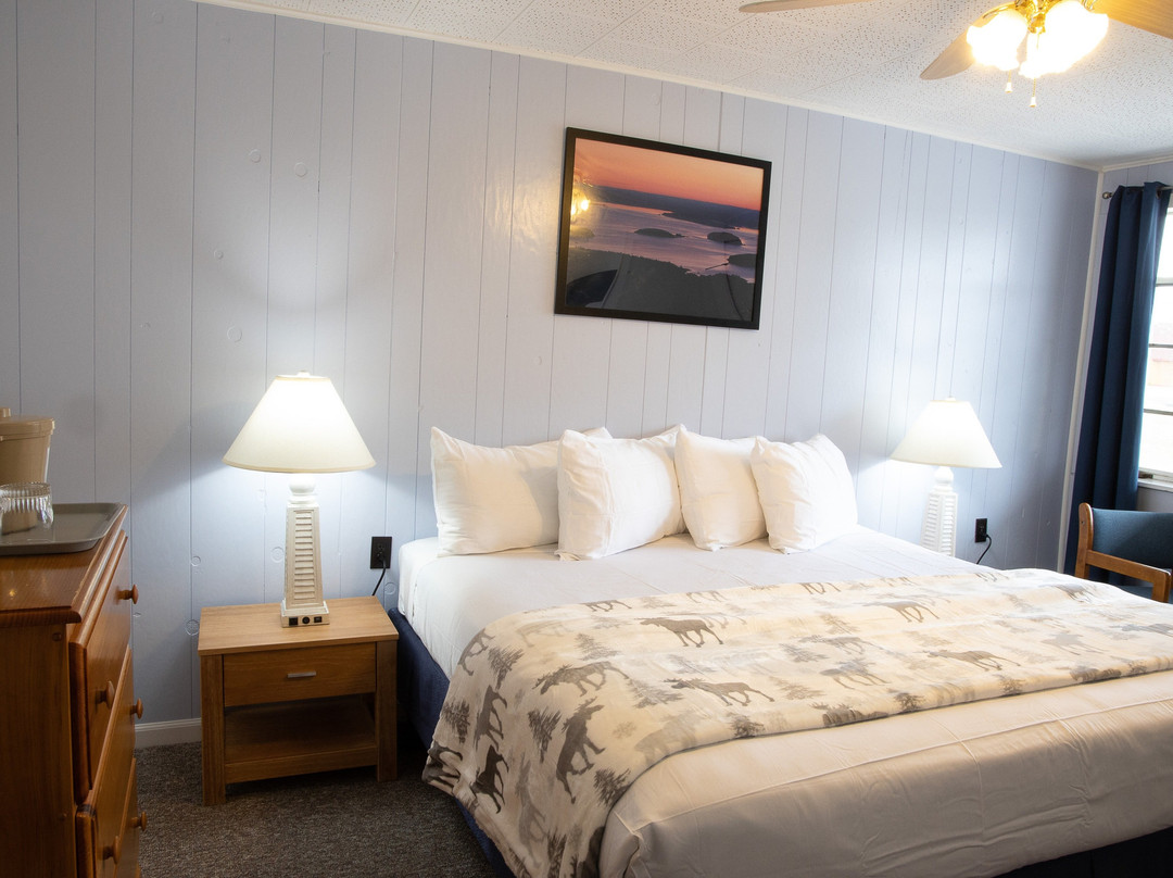 Isleview Motel and Cottages主图