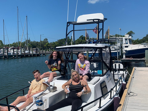 Salty Water Tours, LLC-圣彼得海滩必去景点