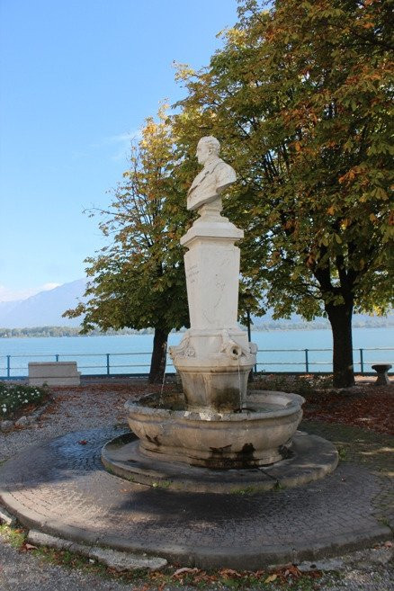 Monumento al Conte Luigi Tadini景点图片
