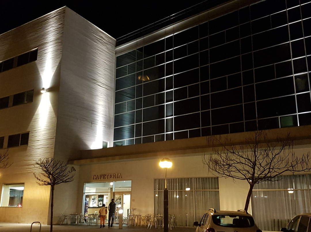 拉库阿大酒店主图