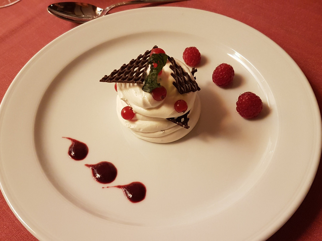 拉库阿大酒店主图