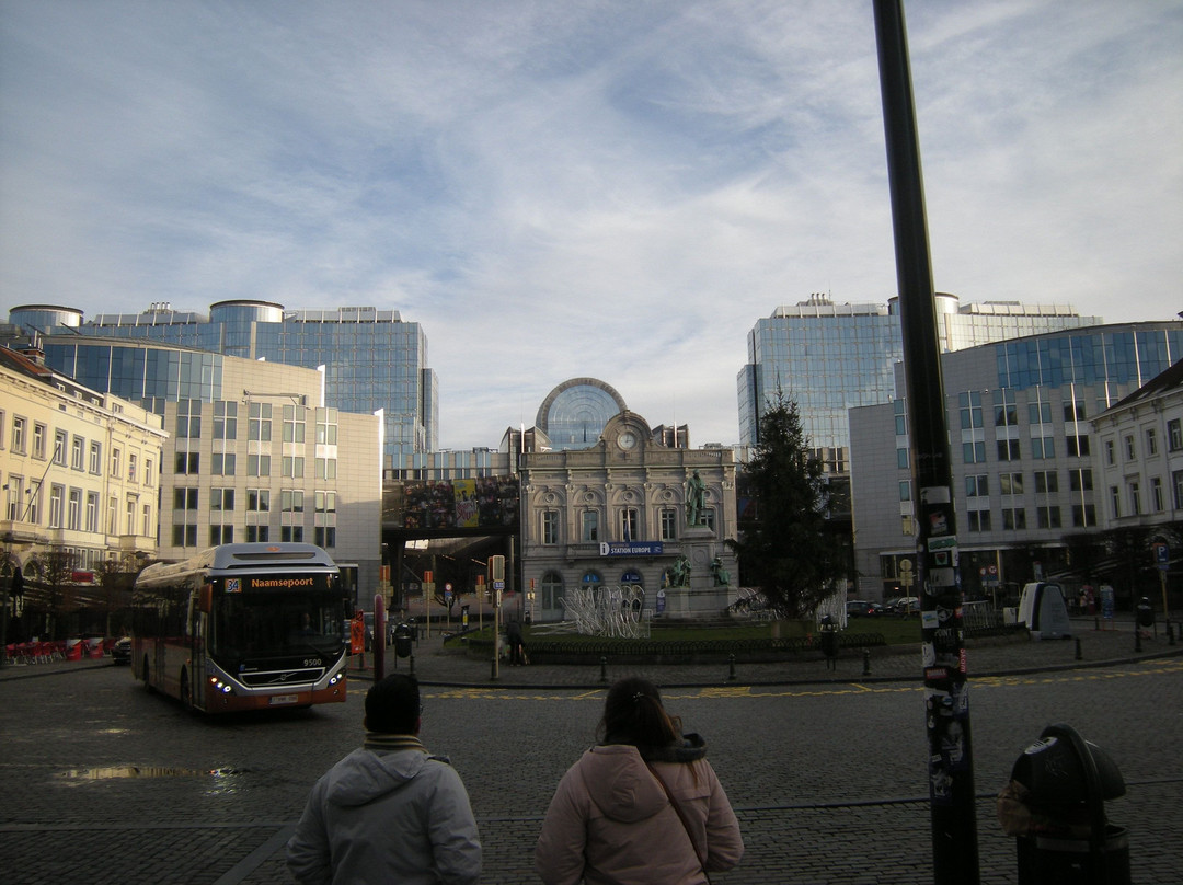 Luxembourg Square景点图片