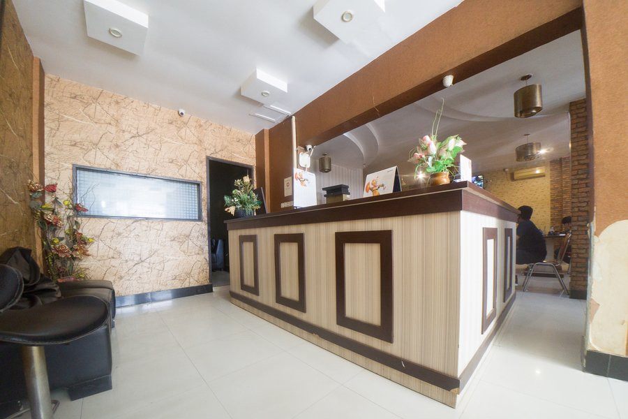 RedDoorz Plus near Mall Panakkukang 2主图