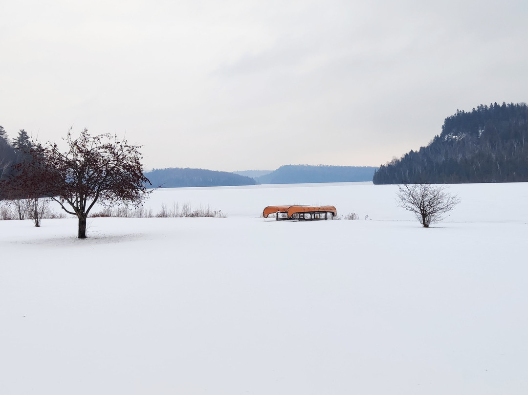 Auberge du Lac-a-l'Eau-Claire主图