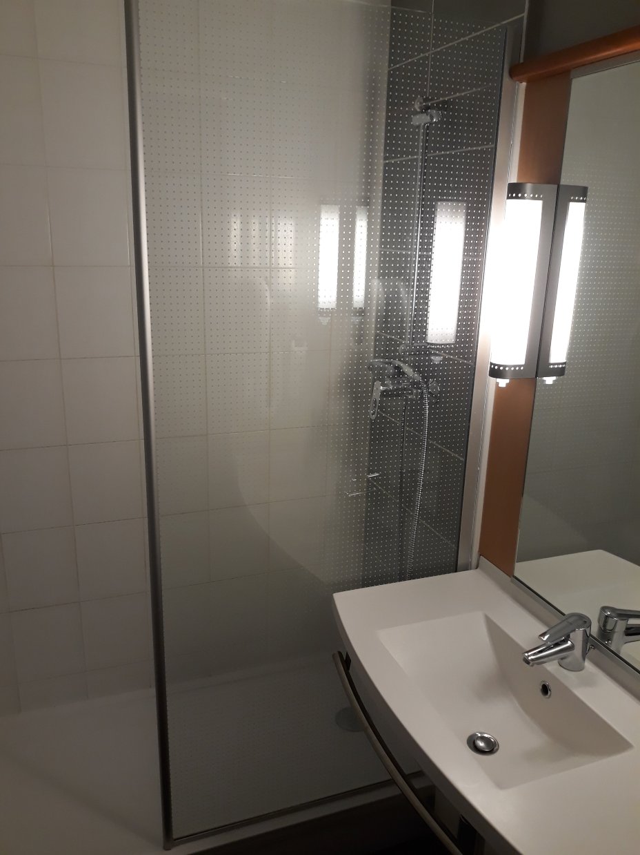 宜必思西斯特龙酒店-浴室