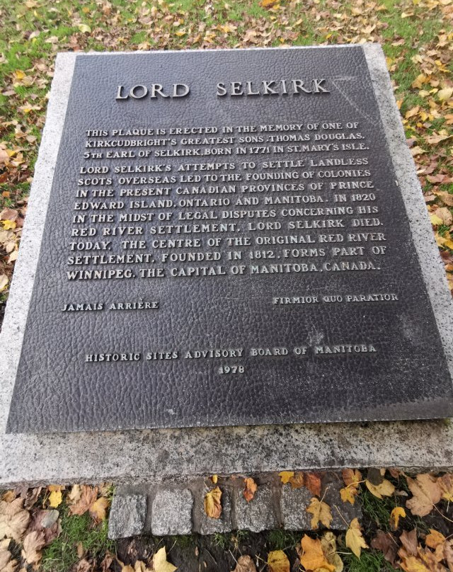 The Selkirk Memorial Cross景点图片
