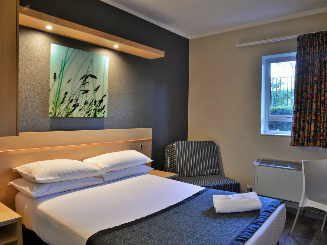 Road Lodge - 利弗尼亚主图