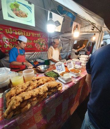 Ramkhamhaeng University Night Market-曼谷必去景点