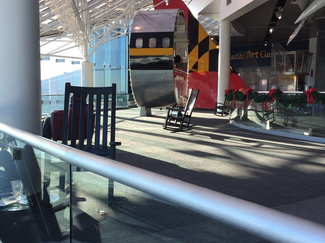 The Observation Gallery at BWI Marshall景点图片