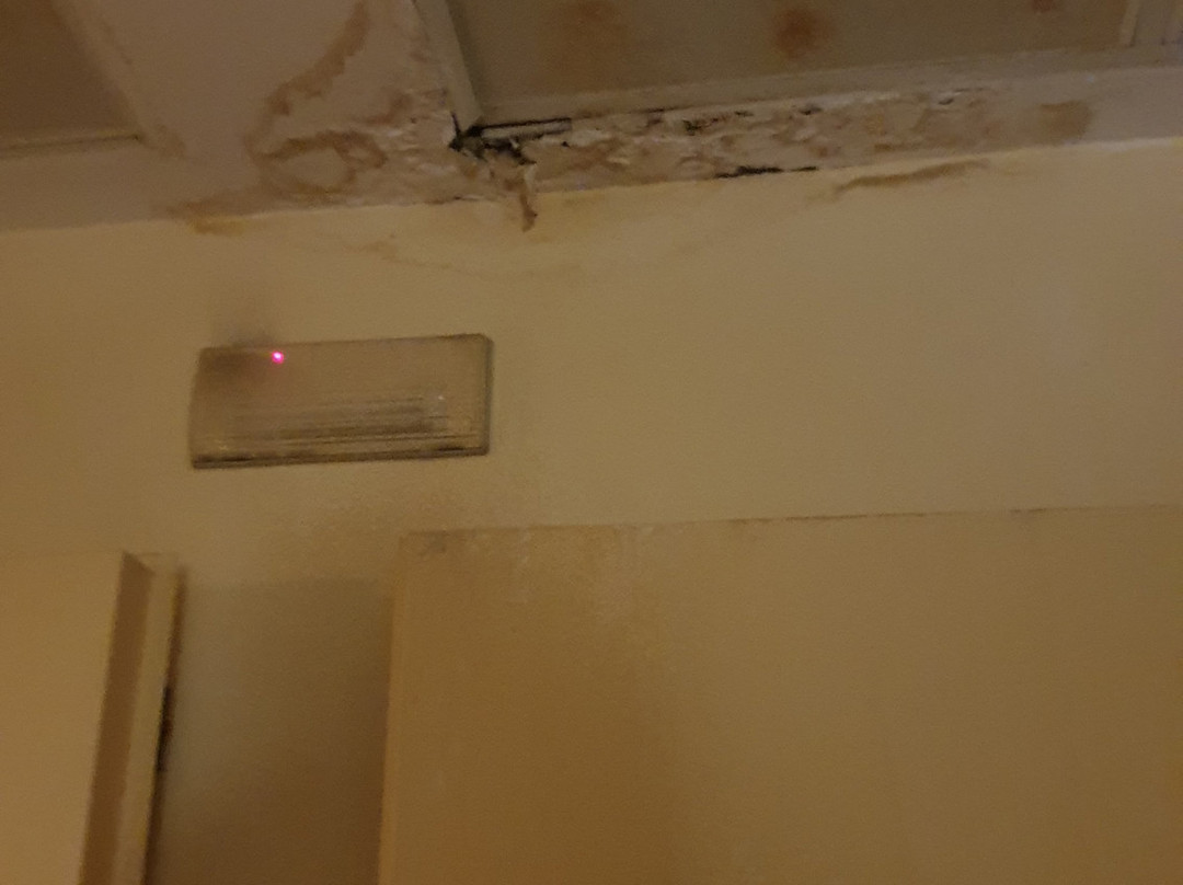 科罗纳酒店主图