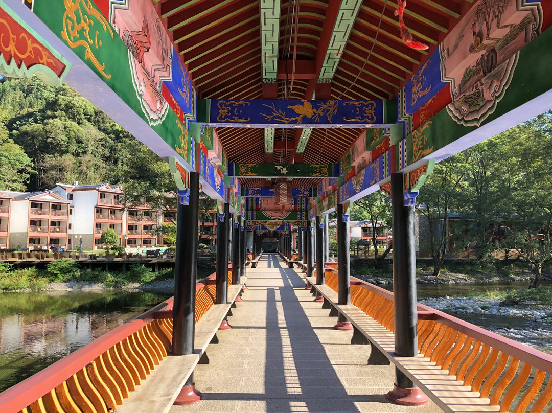 梵净山栖溪度假酒店主图