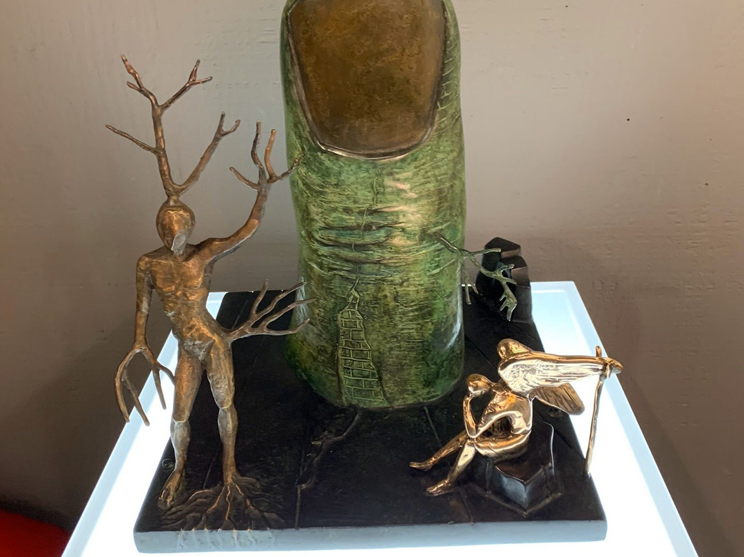 Monterey History & Arts Association: Salvador DalÍ-蒙特雷必去景点