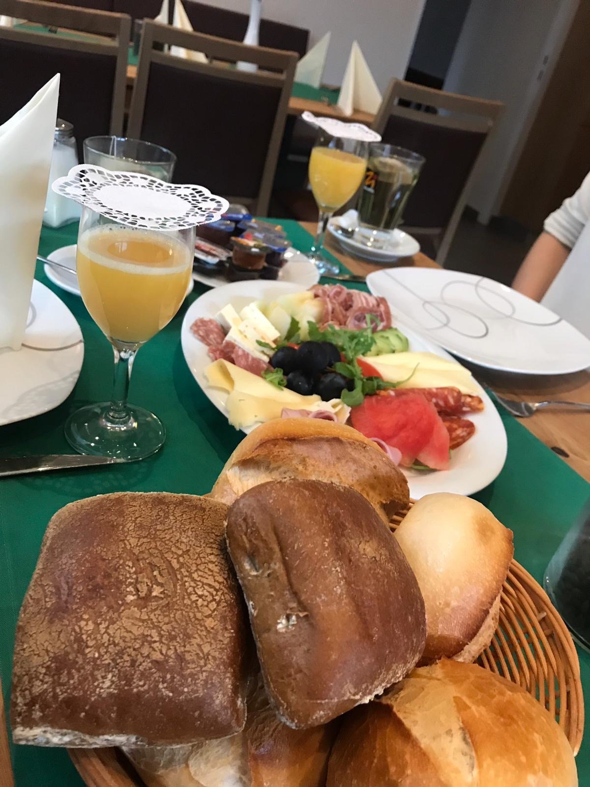 Gasthaus zum Weissen Ross-官方