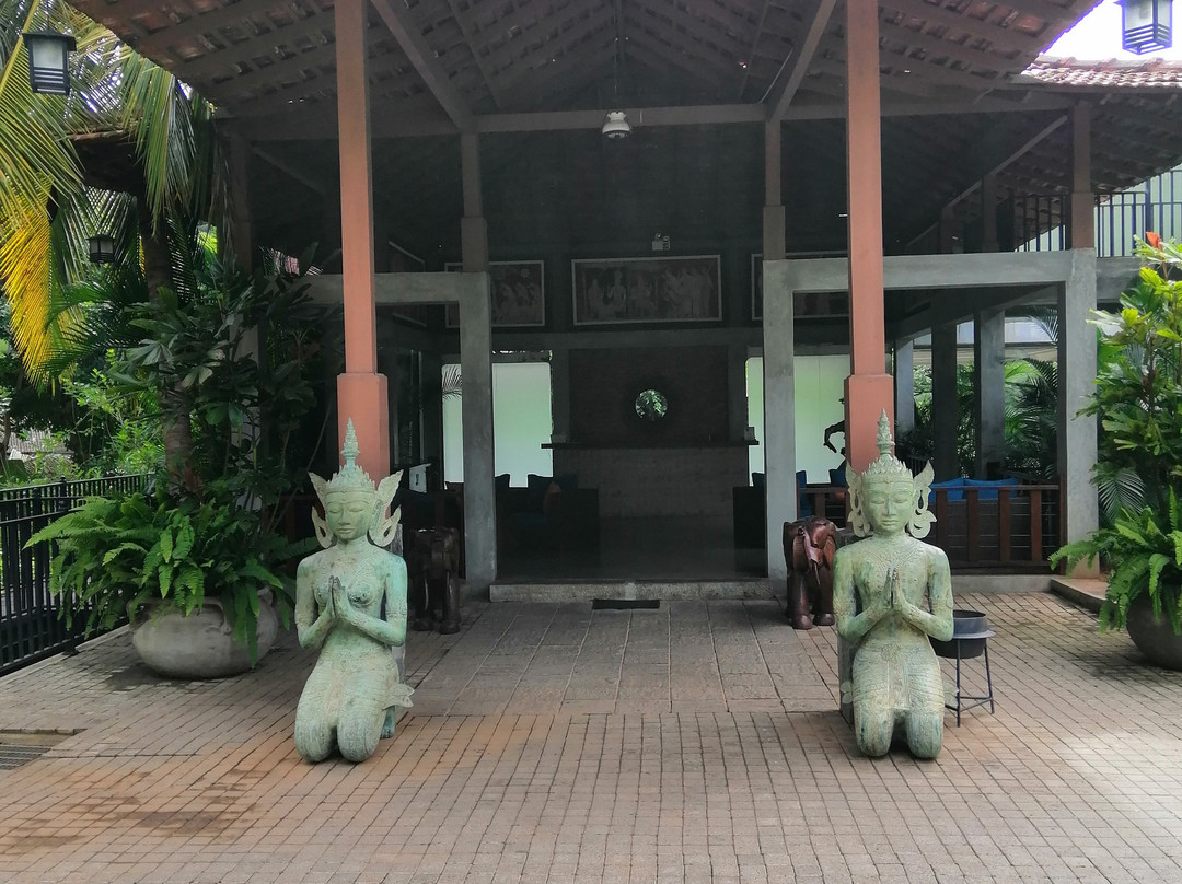 锡兰石简易别墅酒店主图