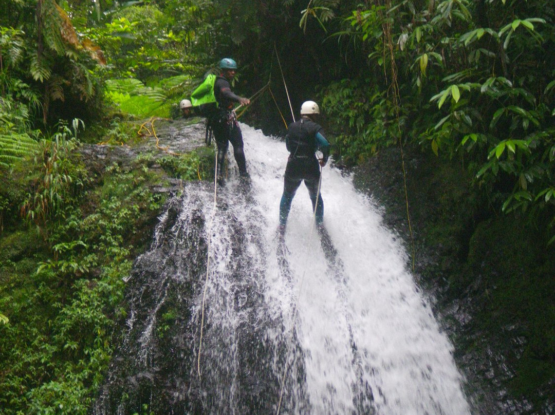 Vert-evad Canyoning-Fonds Saint Denis必去景点