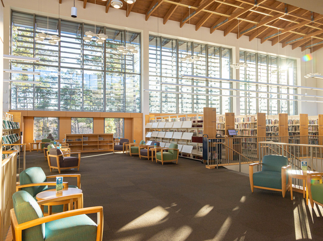 Chapel Hill Public Library景点图片