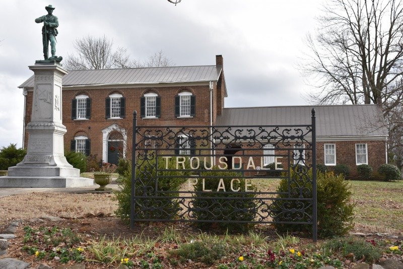 Mount Vernon旅游景点-Trousdale Place