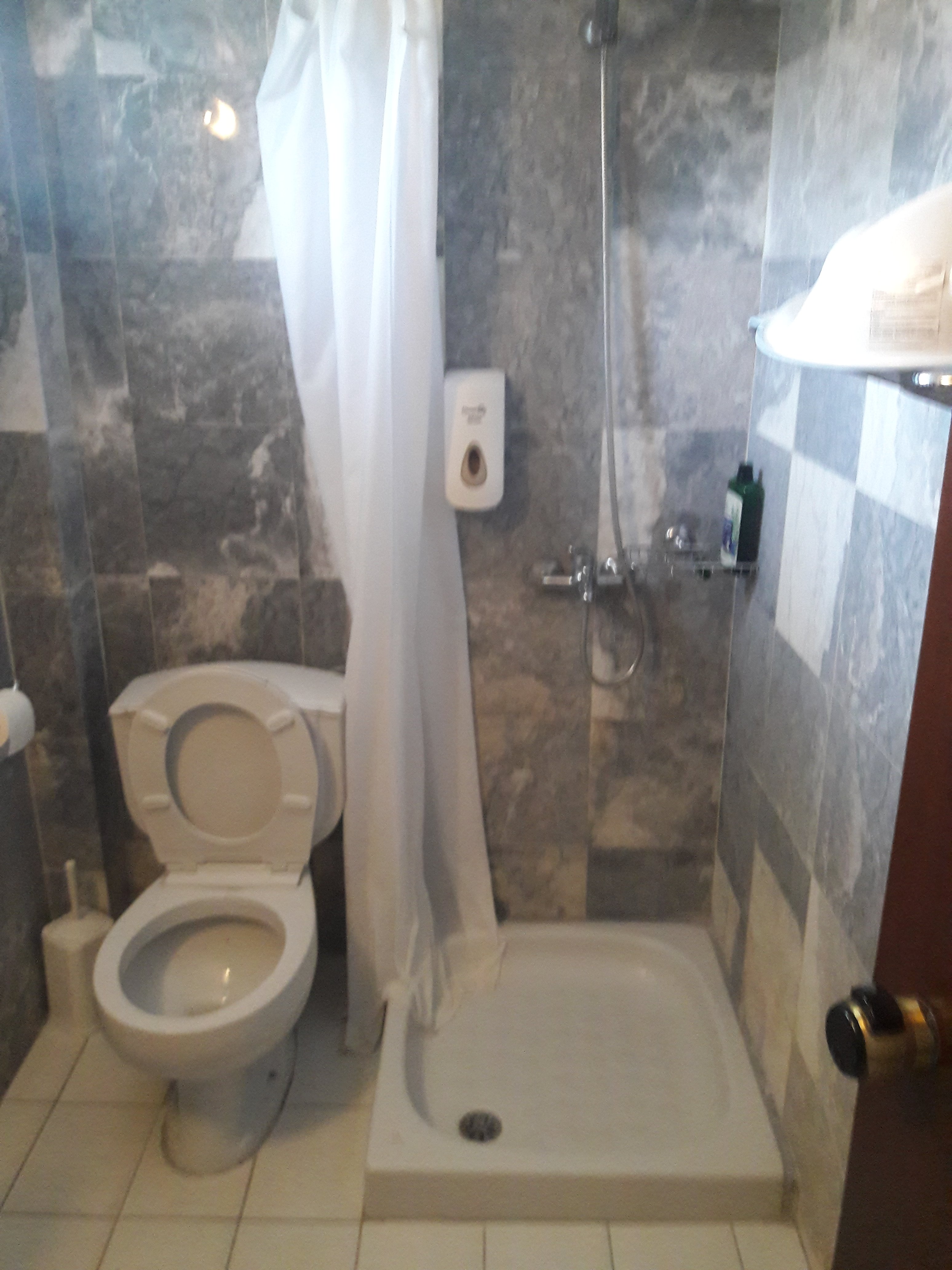 Chrousso Village Hotel-浴室