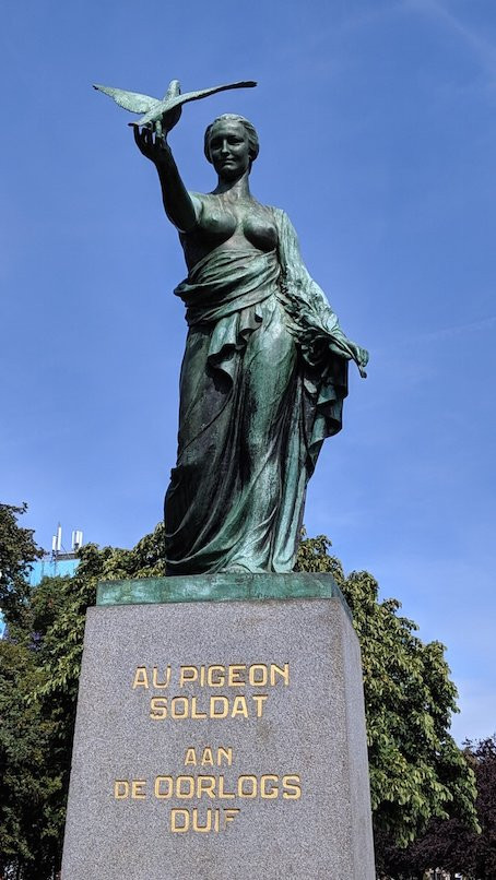 Monument au Pigeon-Soldat-布鲁塞尔必去景点