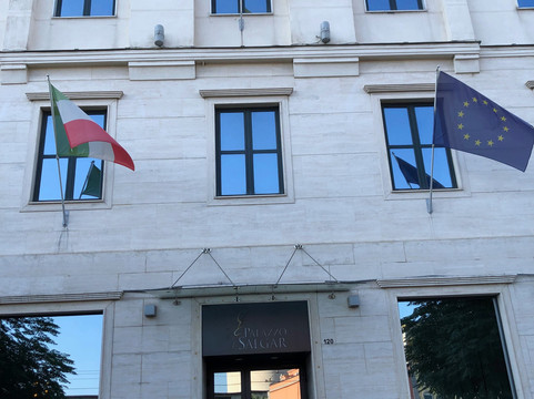 萨尔加宫酒店主图