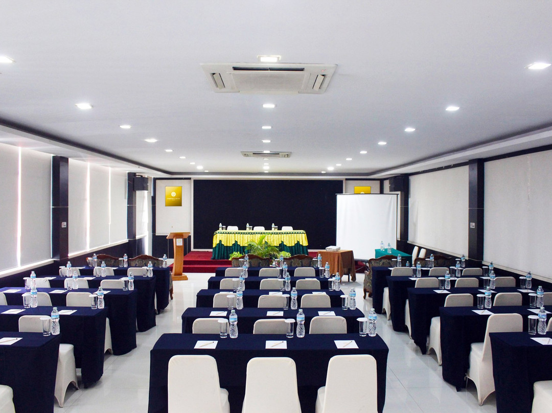 杜迈舒适酒店主图