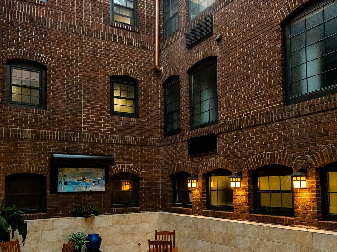 The Calvert Hotel主图