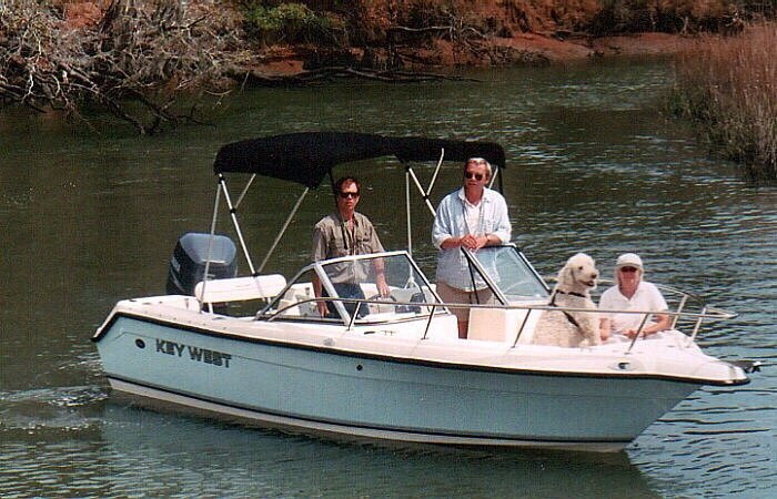 Sail & Power Boat Rental-特拉弗斯城必去景点