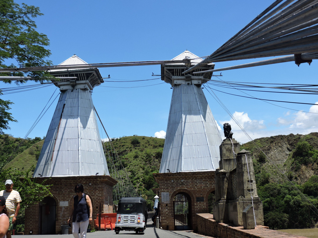 Puente de Occidente景点图片