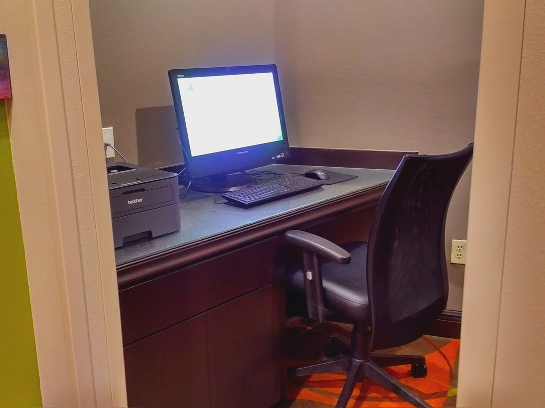 奥普露萨斯假日酒店主图