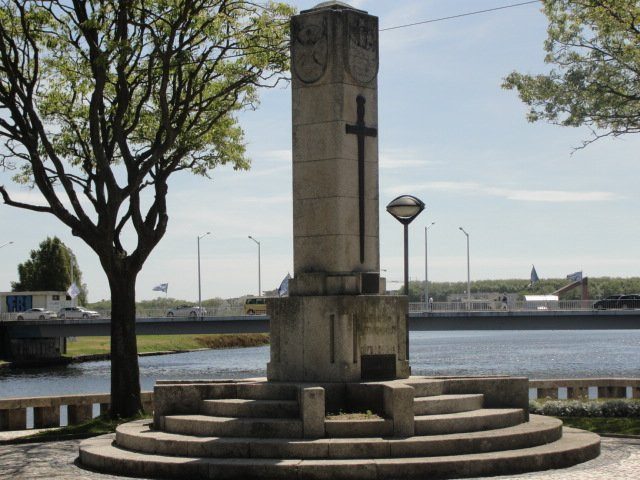 Monumento Aos Combatentes Da Grande Guerra-孔迪镇必去景点