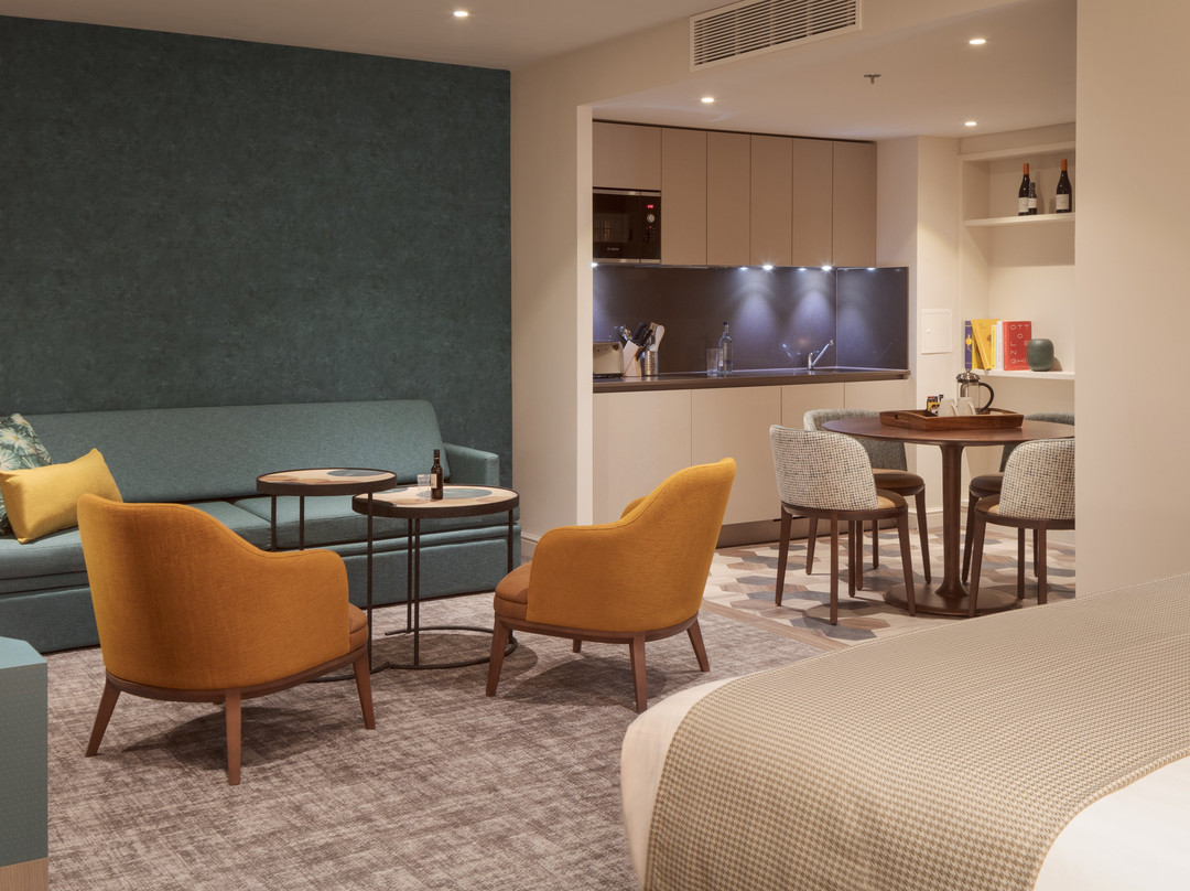 Staybridge Suites London - Heathrow Bath Road by IHG主图