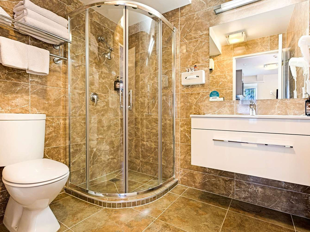 亚历山大品质套房酒店主图