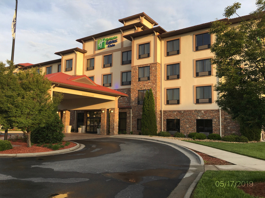 Holiday Inn Express & Suites Lexington Nw-the Vineyard By IHG主图