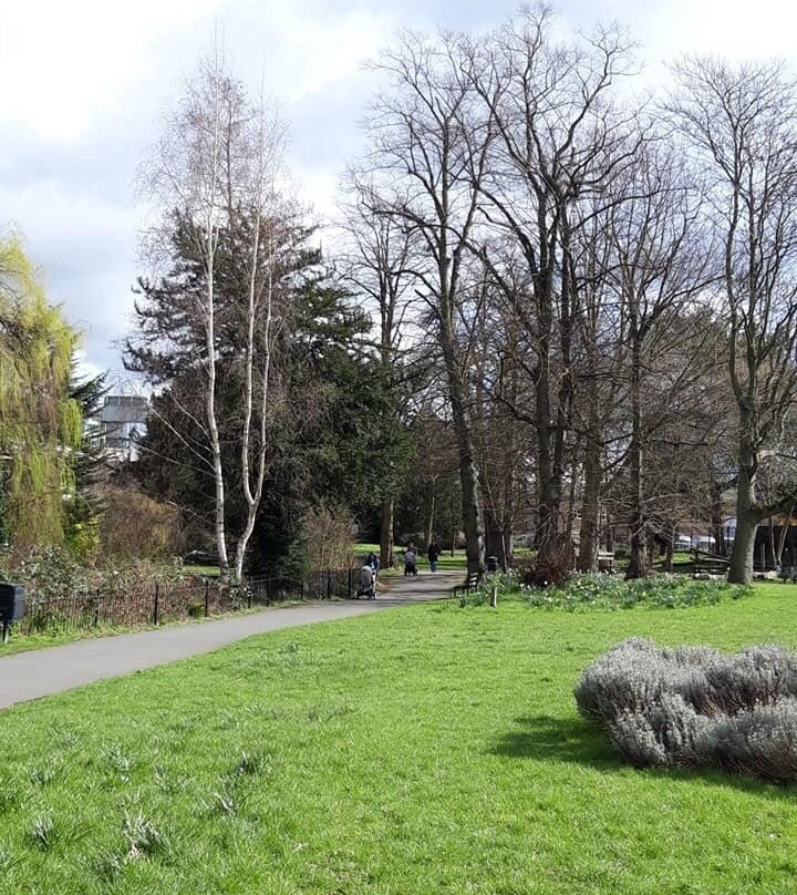 Carville Hall War Memorial Park景点图片