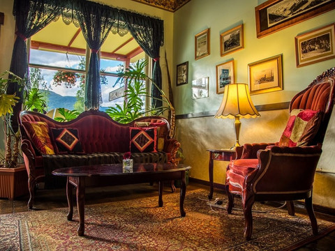 McCarthy Lodge Resort