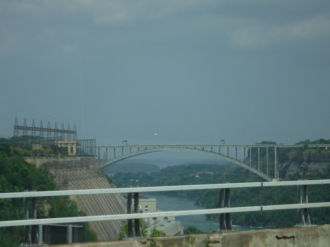 Discover Niagara Shuttle-尼亚加拉大瀑布必去景点