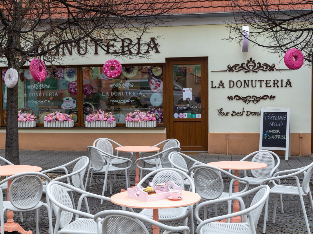 Skalica餐馆和美食-La Donuteria