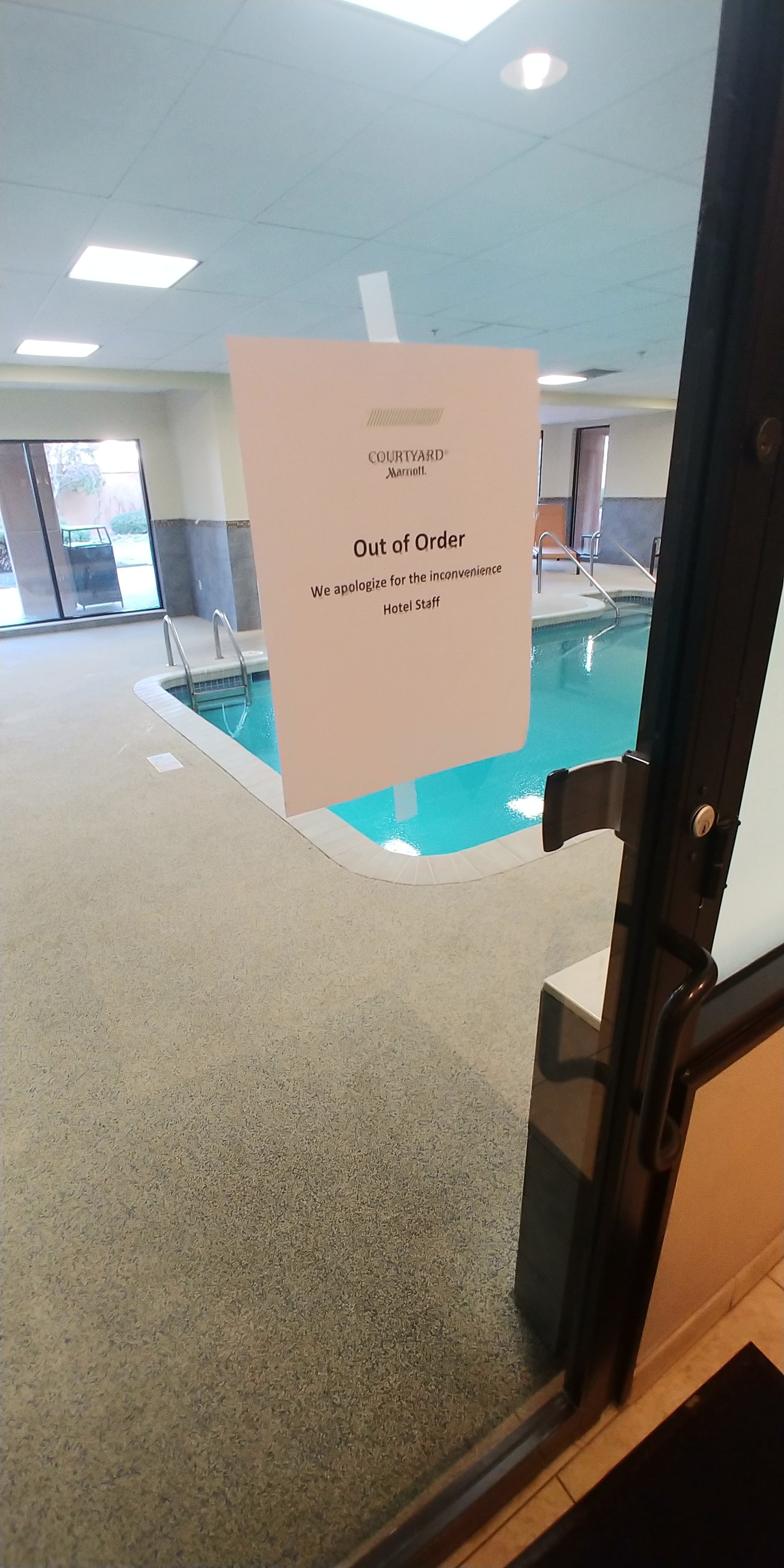 Courtyard by Marriott Columbus Airport-泳池